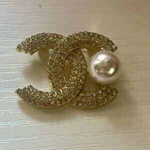 New Pearl & Crystal Interlocking Brooch
